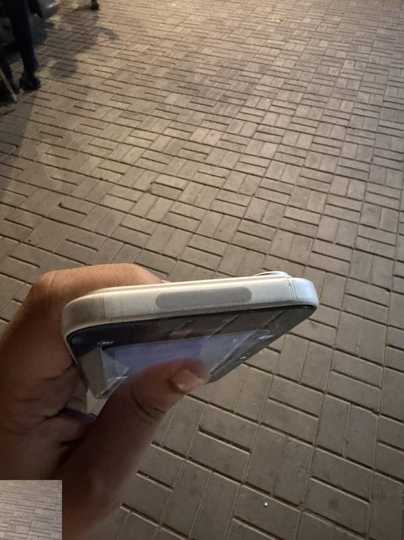 Apple iPhone 17 Pro Max 4