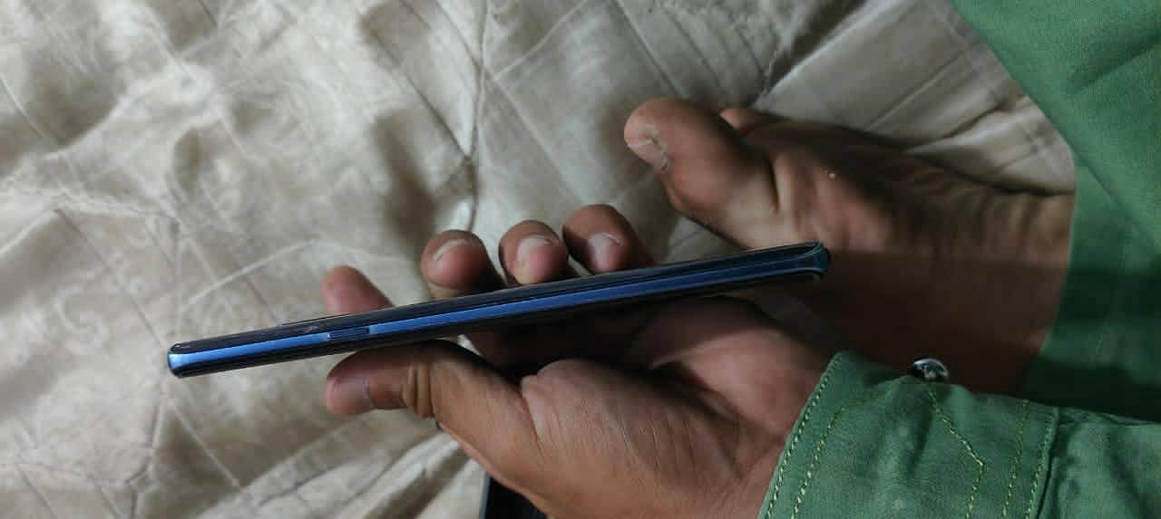 Samsung Mobile Note 9 3