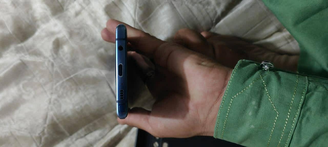 Samsung Mobile Note 9 5