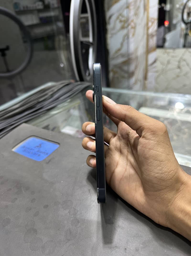 Apple iPhone 14 2