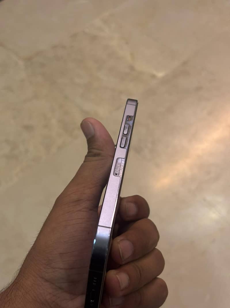 Apple iPhone 13 Pro 2