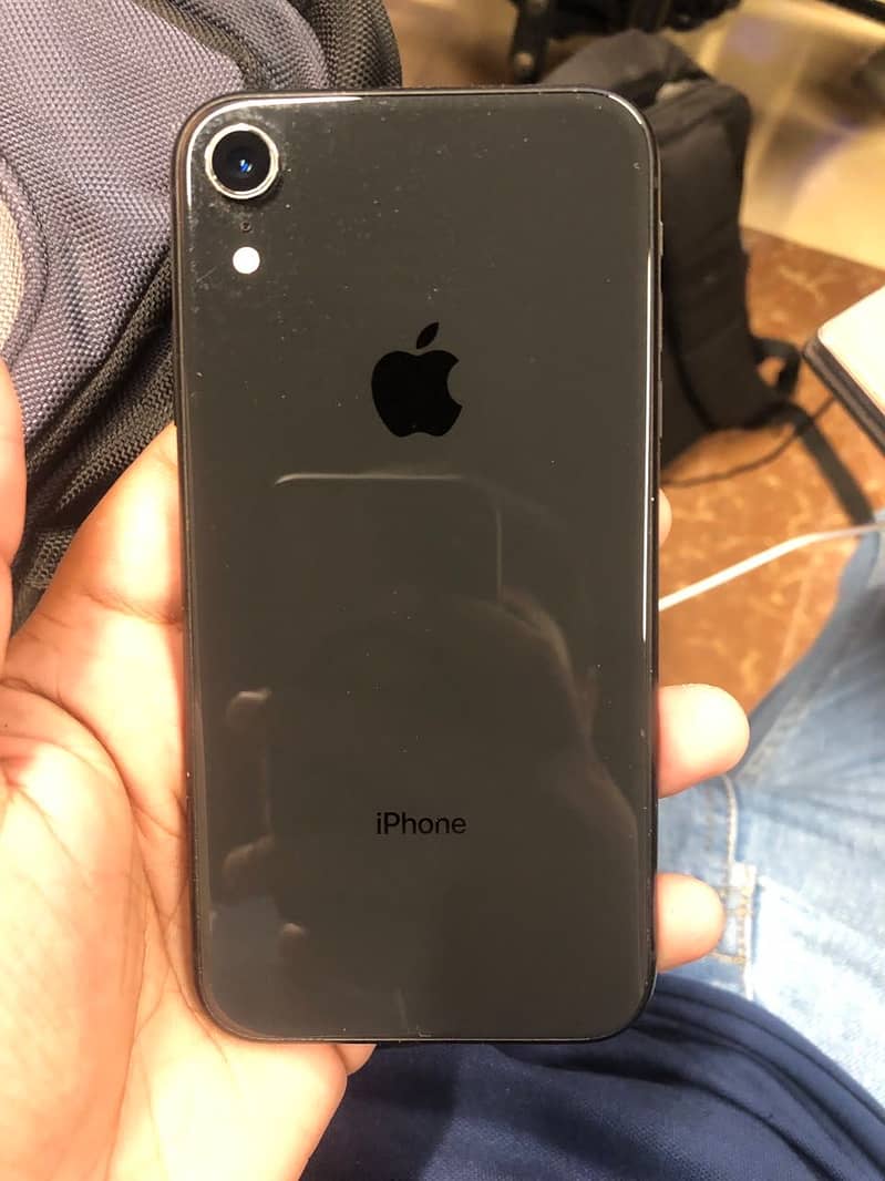 Apple iPhone XR 8