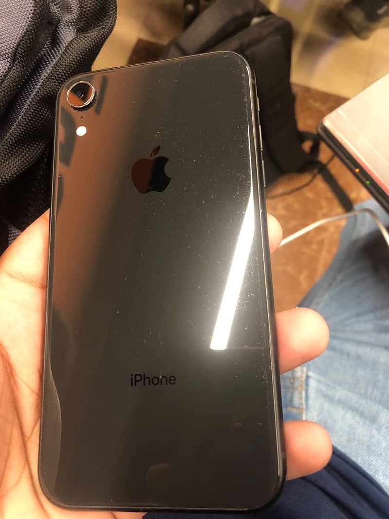 Apple iPhone XR 9