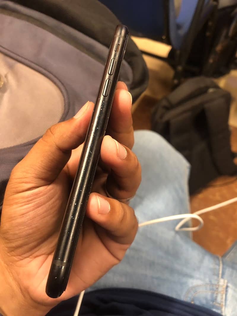 Apple iPhone XR 10