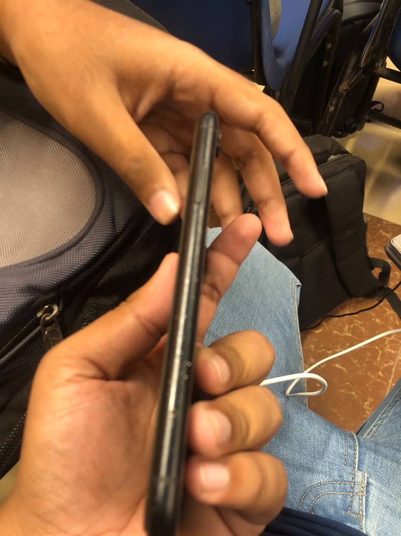 Apple iPhone XR 15