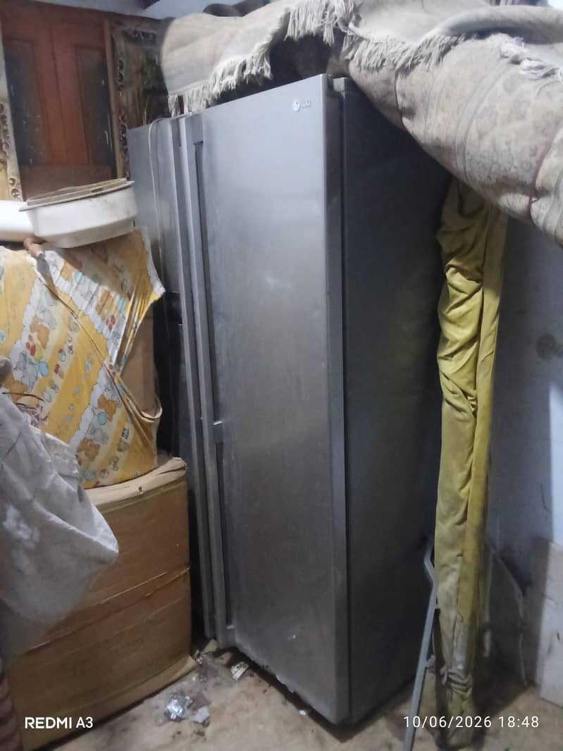 LG FRIDGE 2