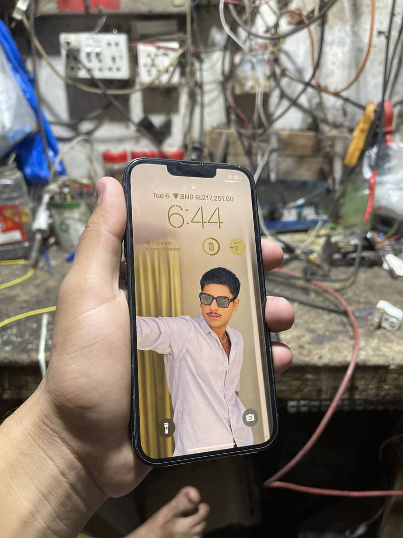 Apple iPhone 13 1