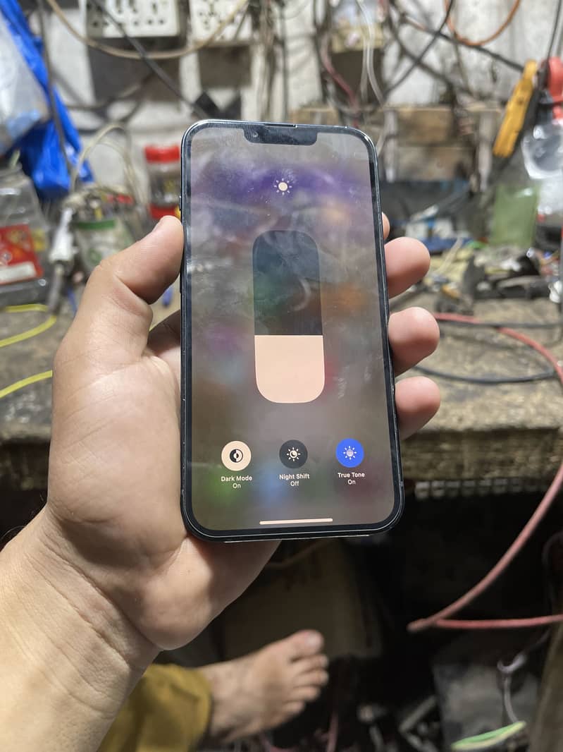 Apple iPhone 13 6