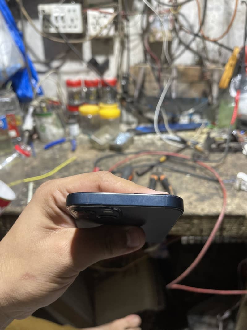 Apple iPhone 13 4
