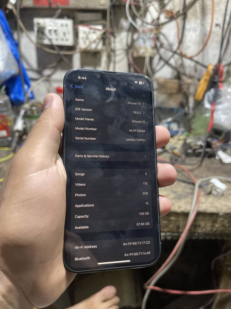 Apple iPhone 13 8
