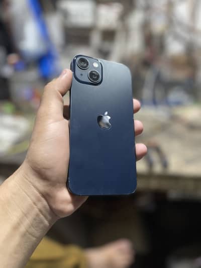 Apple iPhone 13