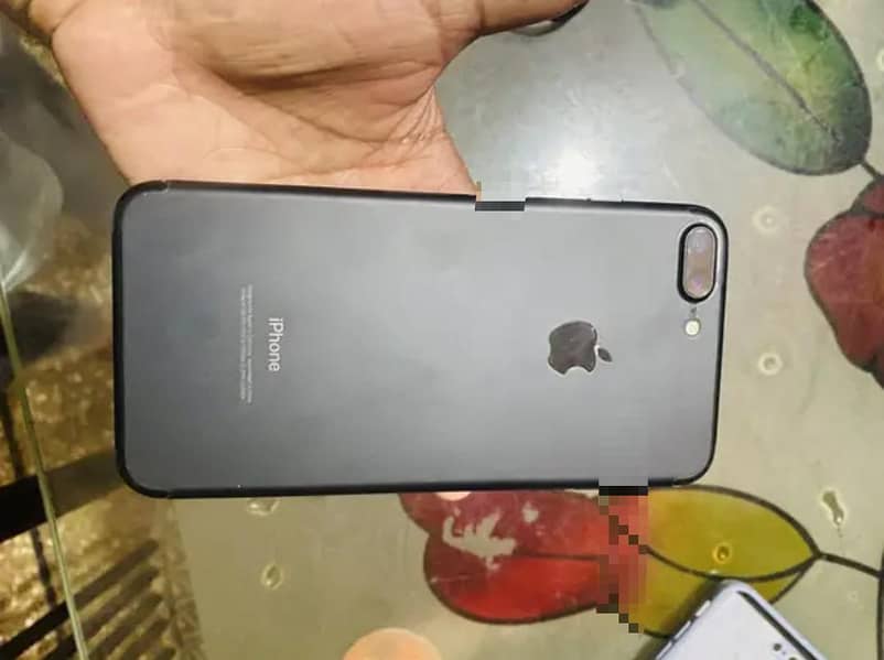 Apple iPhone 7 Plus 1