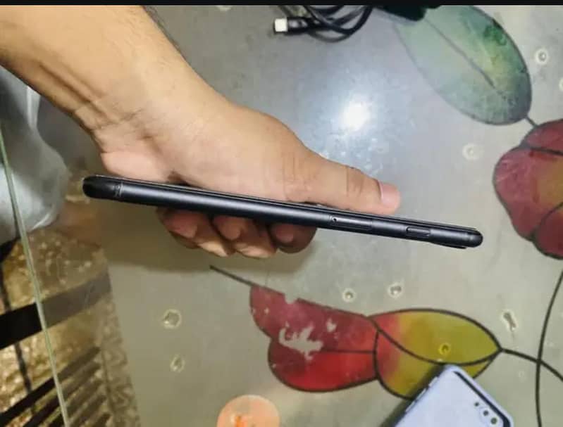 Apple iPhone 7 Plus 4