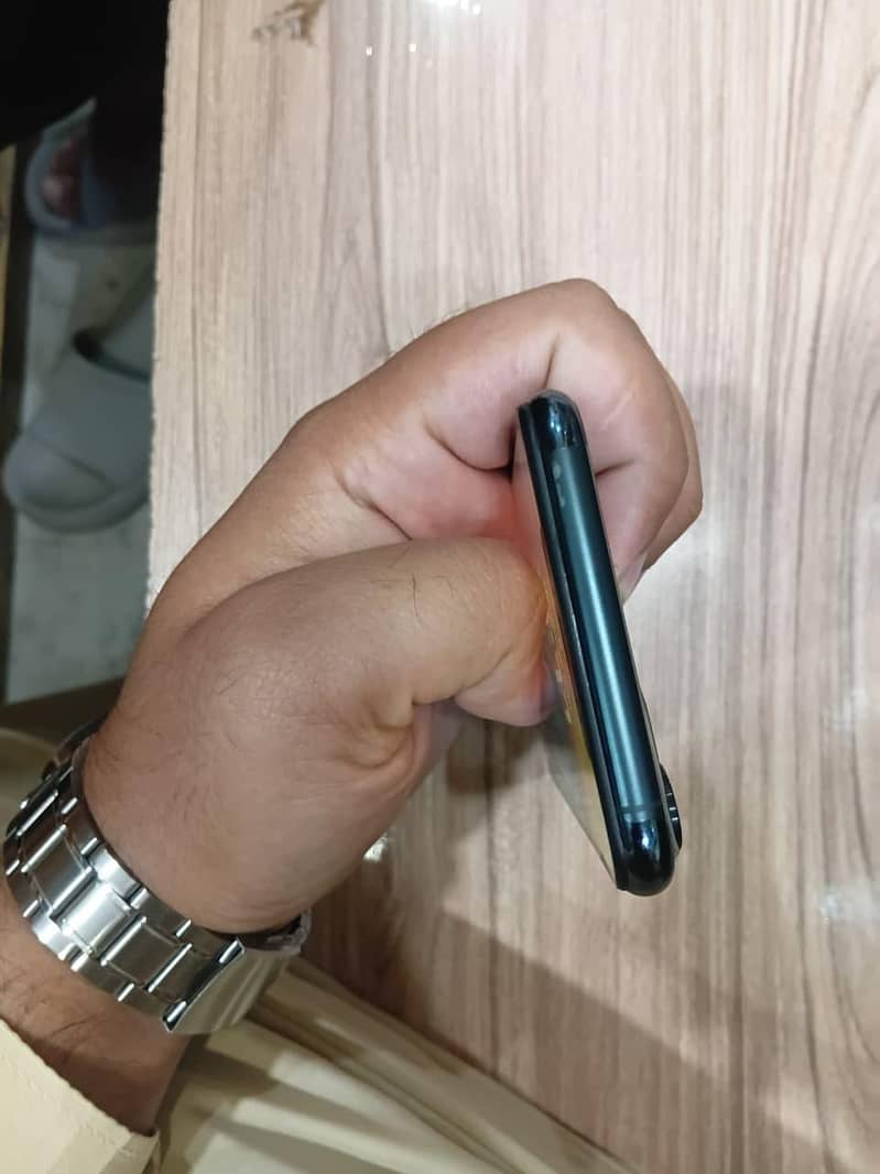 Apple iPhone 11 Pro Max 5