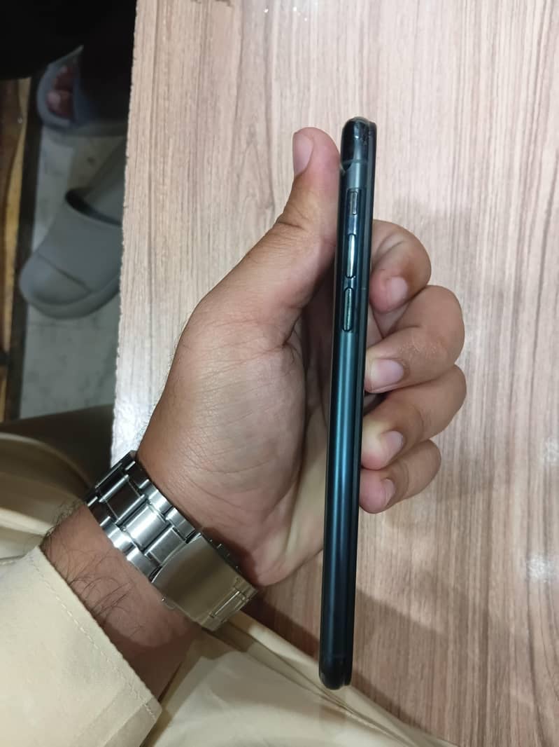 Apple iPhone 11 Pro Max 7