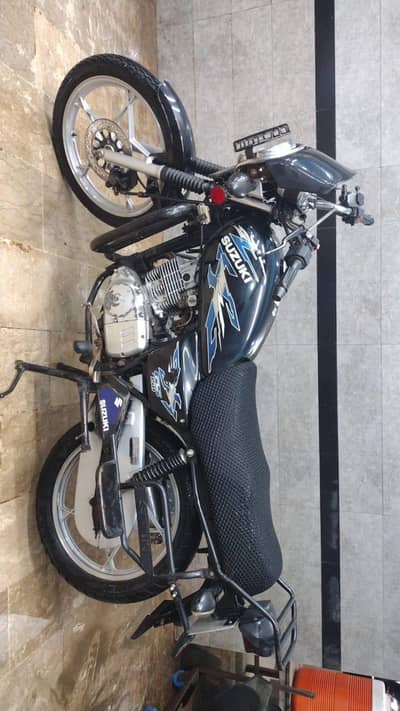 SUZUKI GS 150 SE