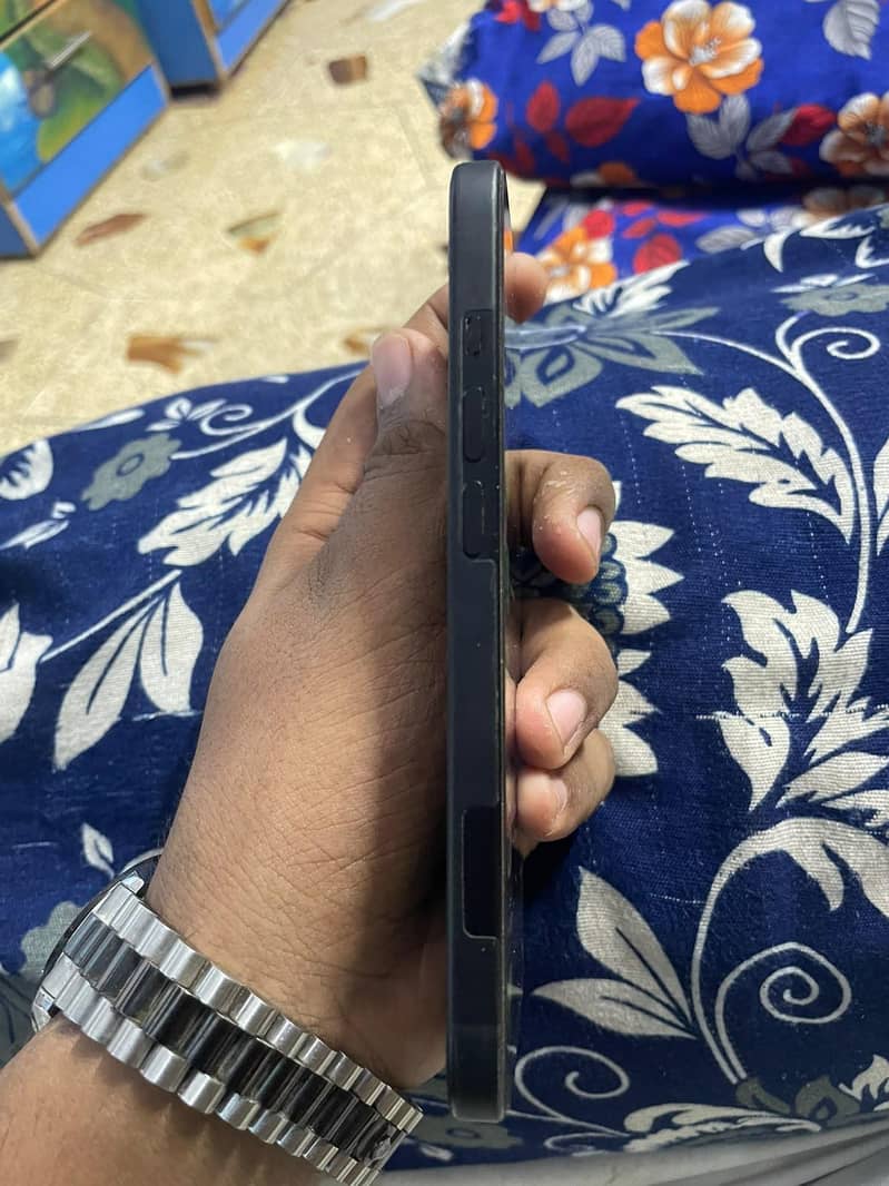 Apple iPhone 15 2