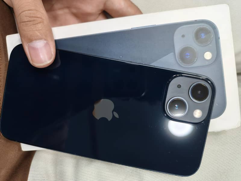 Apple iPhone 13 0
