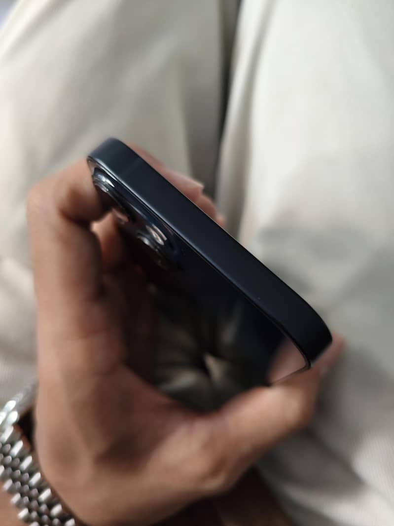 Apple iPhone 13 3