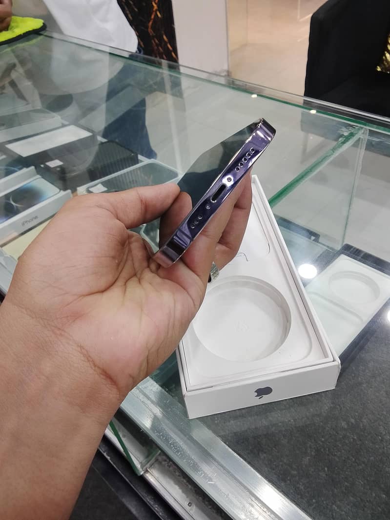Apple iPhone 14 Pro 2