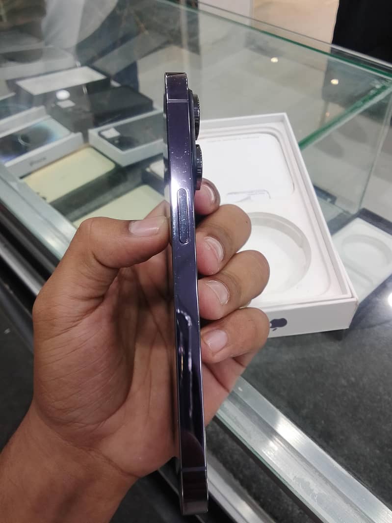 Apple iPhone 14 Pro 4