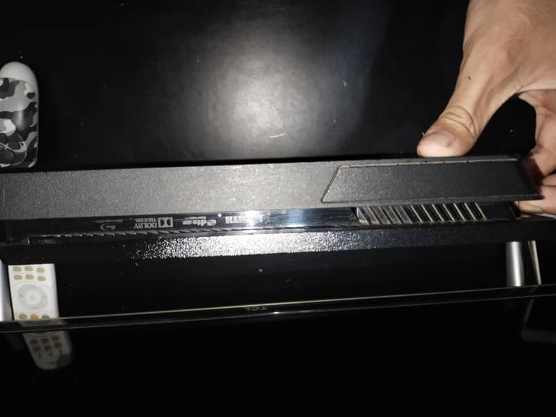 PS4 slim 03014902500 4