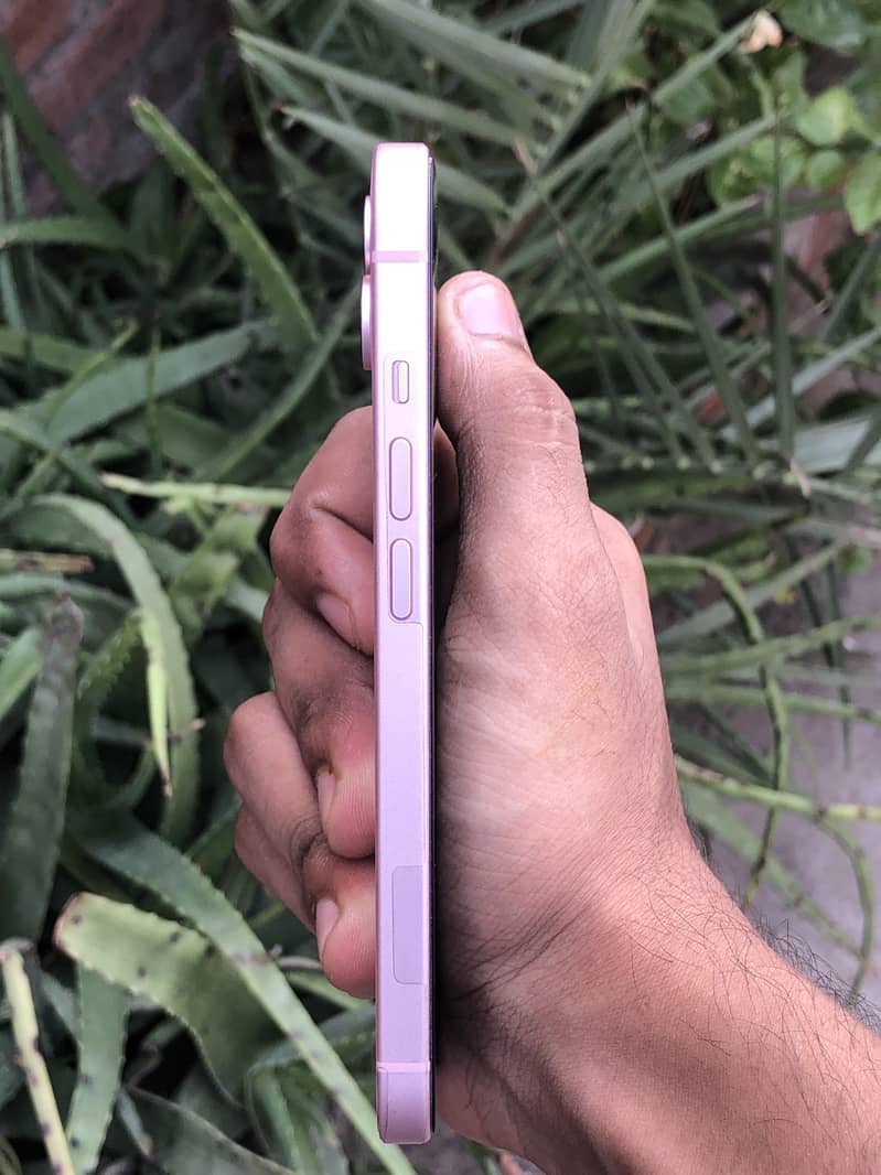 Apple iPhone 15 4