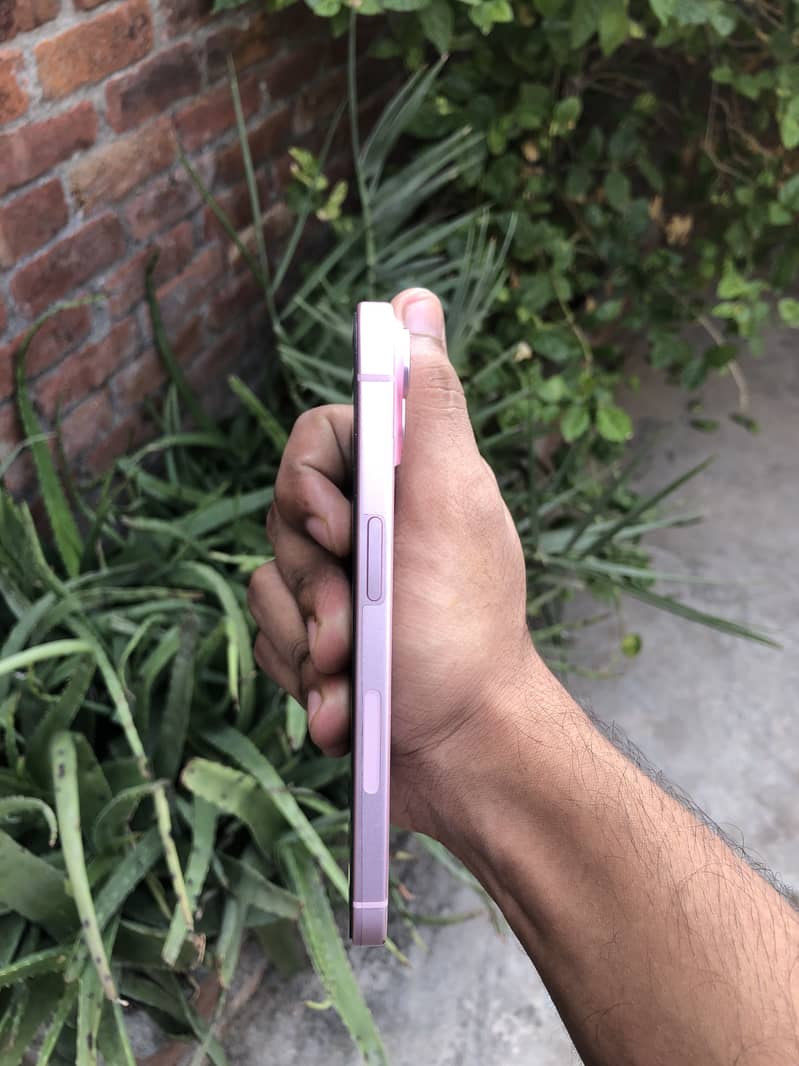 Apple iPhone 15 5