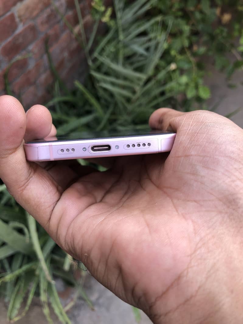 Apple iPhone 15 6