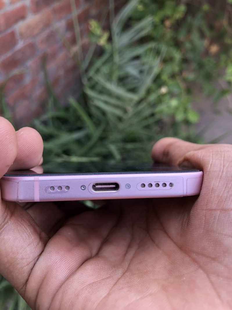 Apple iPhone 15 7