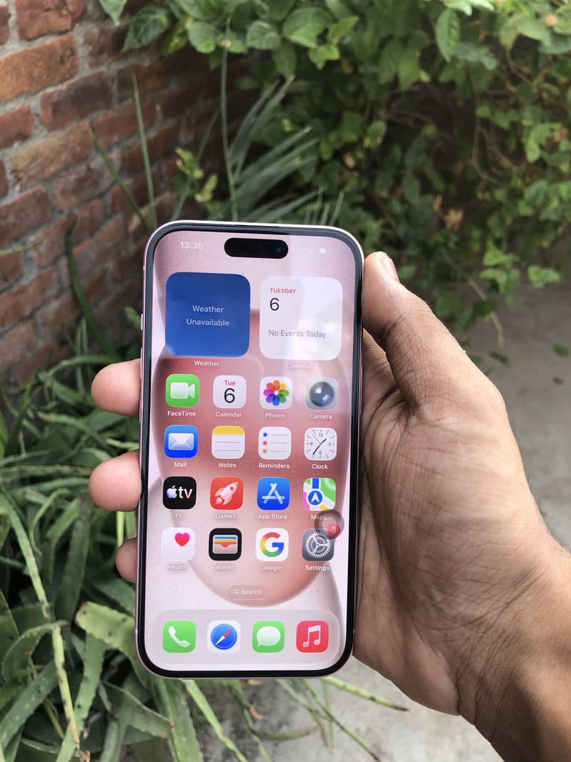 Apple iPhone 15 10