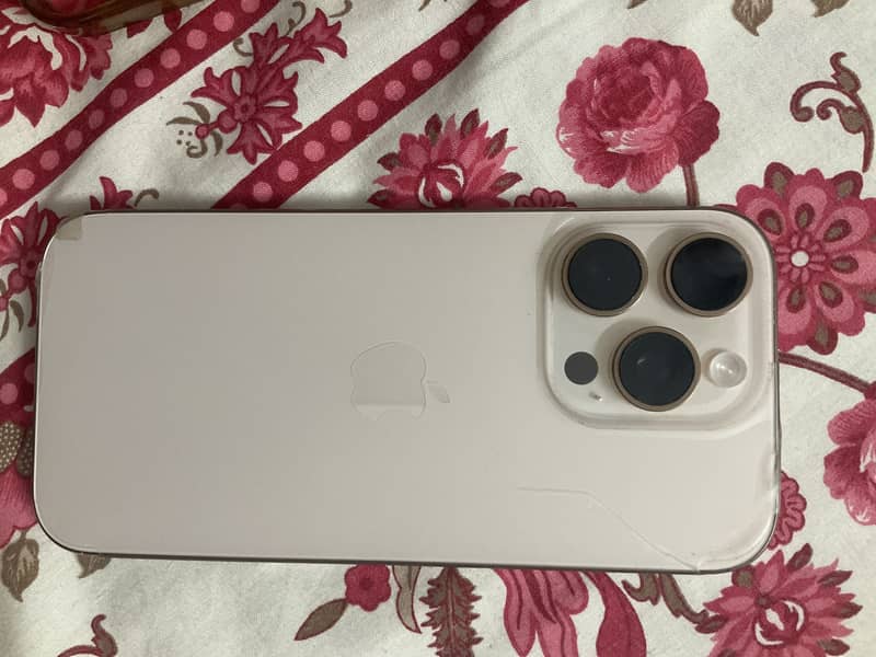 Apple iPhone 16 Pro 0