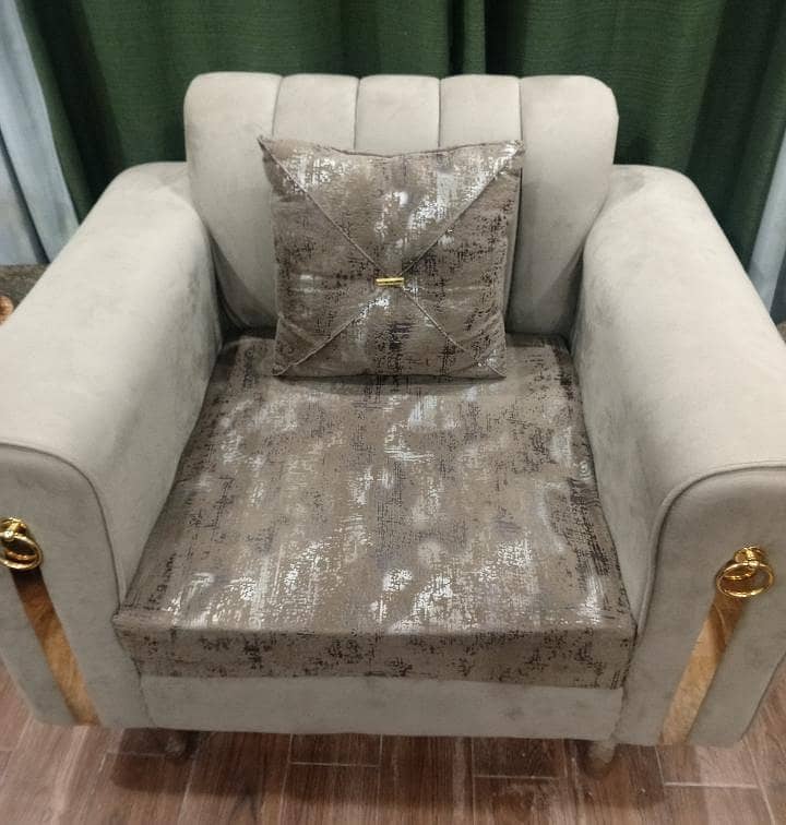 Bed set / Chester / Console / Sofa / Decor items 2