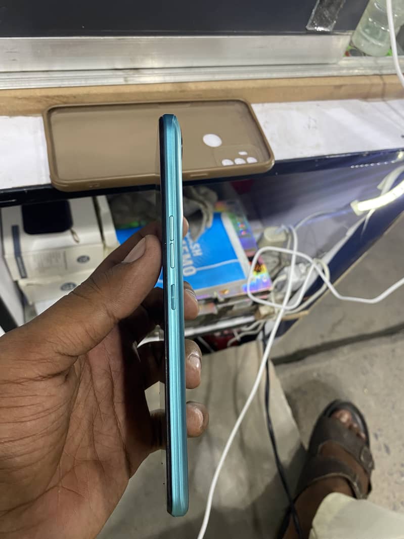 Tecno Spark 8C 3