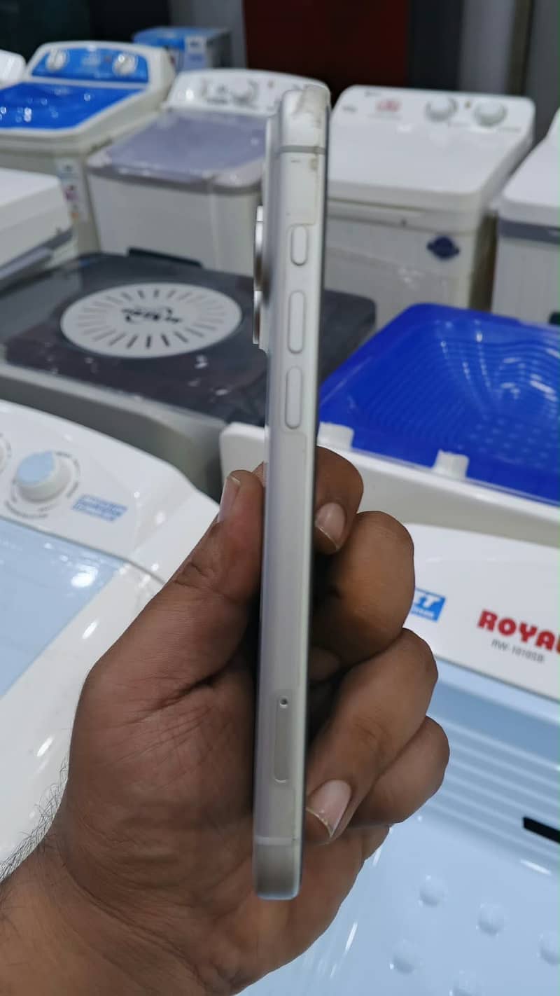 Apple iPhone 17 Pro Max 1