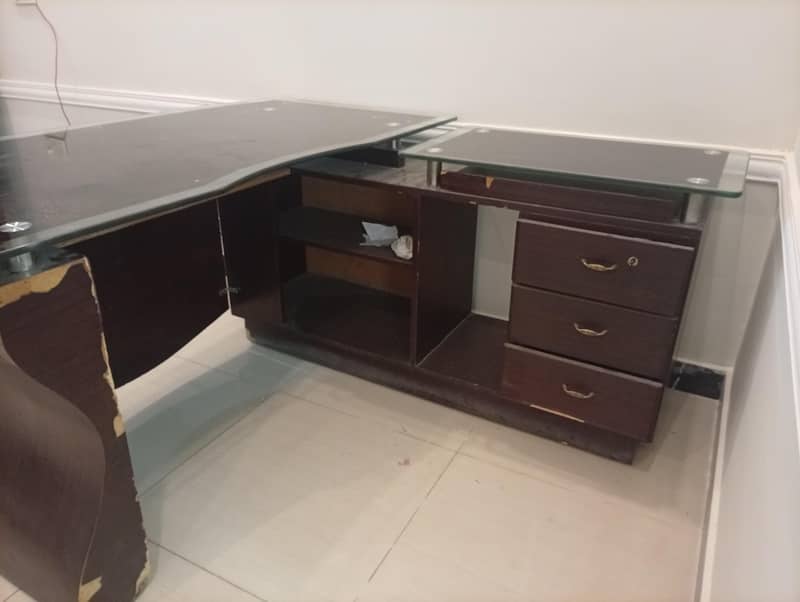 Executive L Shaped Office Table 1