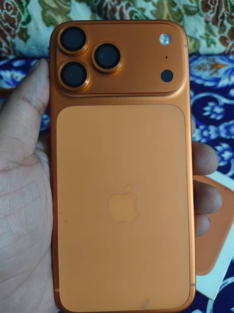 Apple iPhone 17 Pro Max 1
