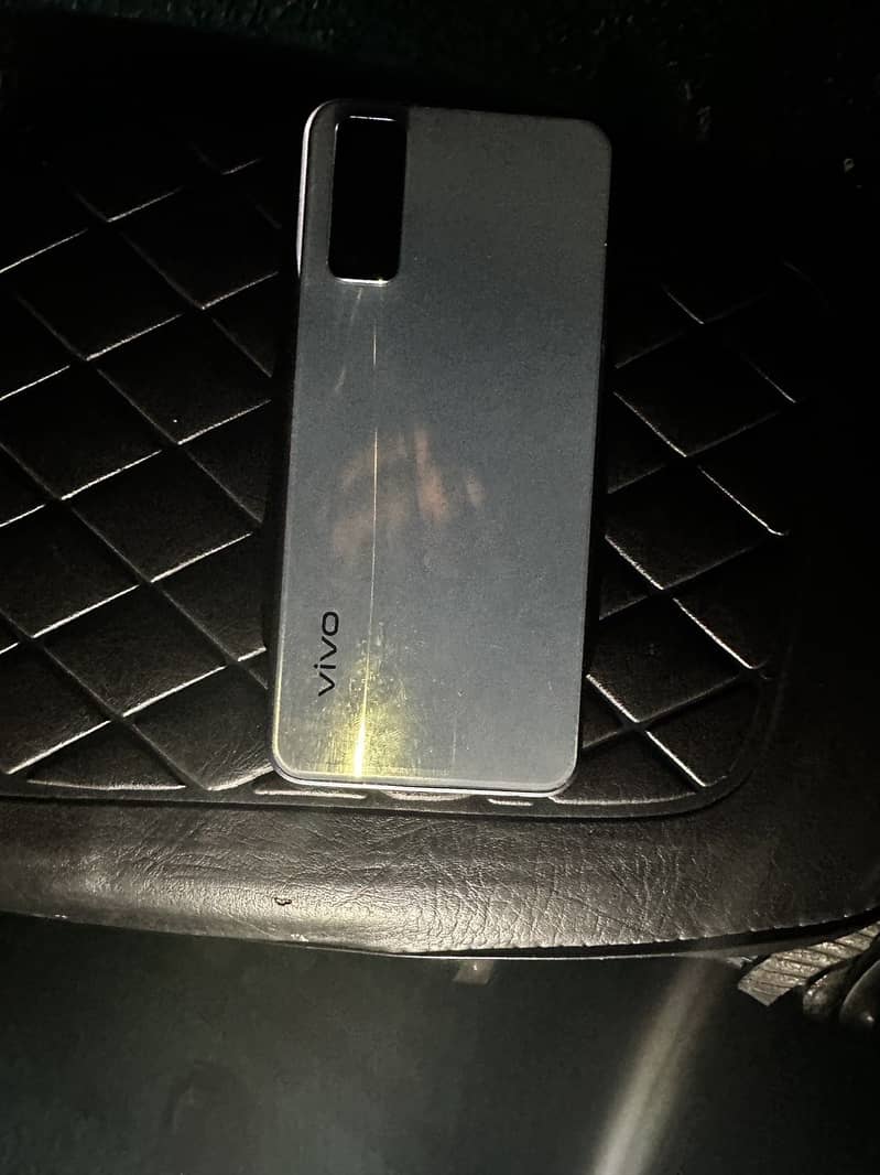 Vivo V21 1