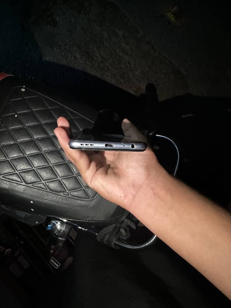 Vivo V21 3