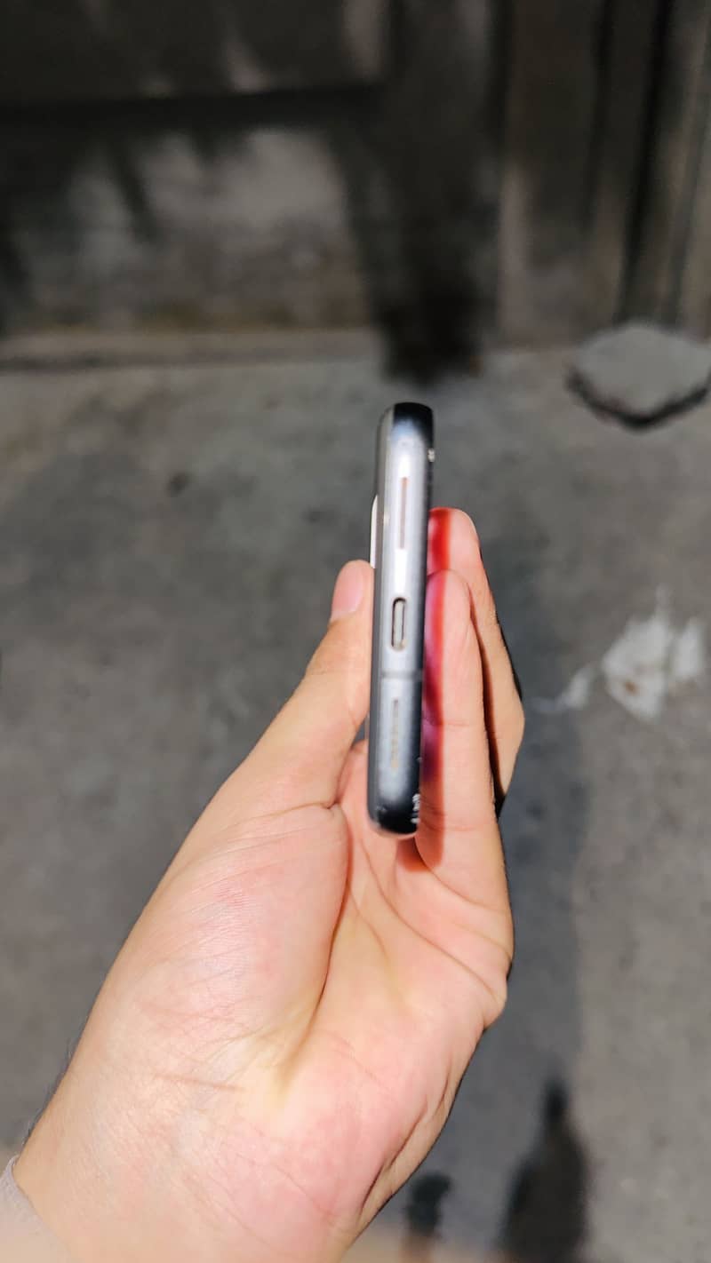 Google Pixel 8 screen mai dot hai 2