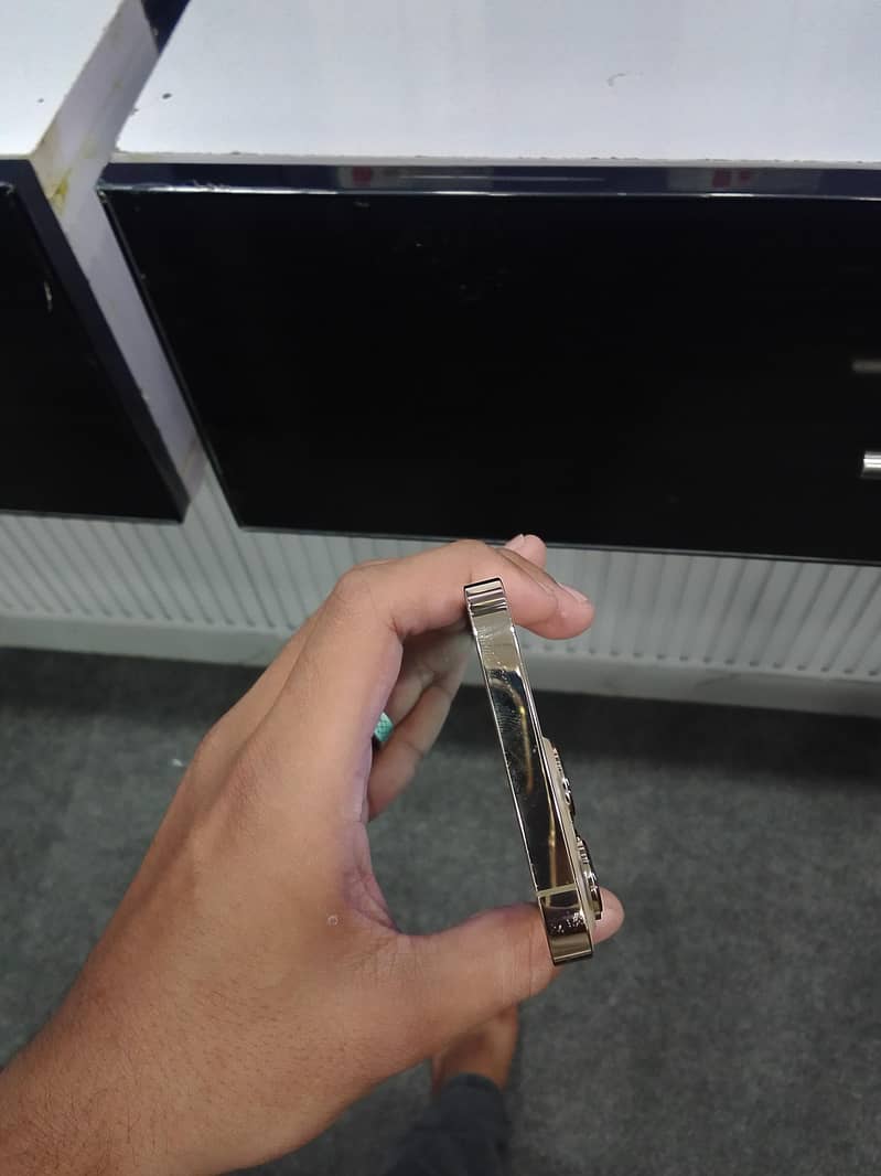 Apple iPhone 13 Pro 5