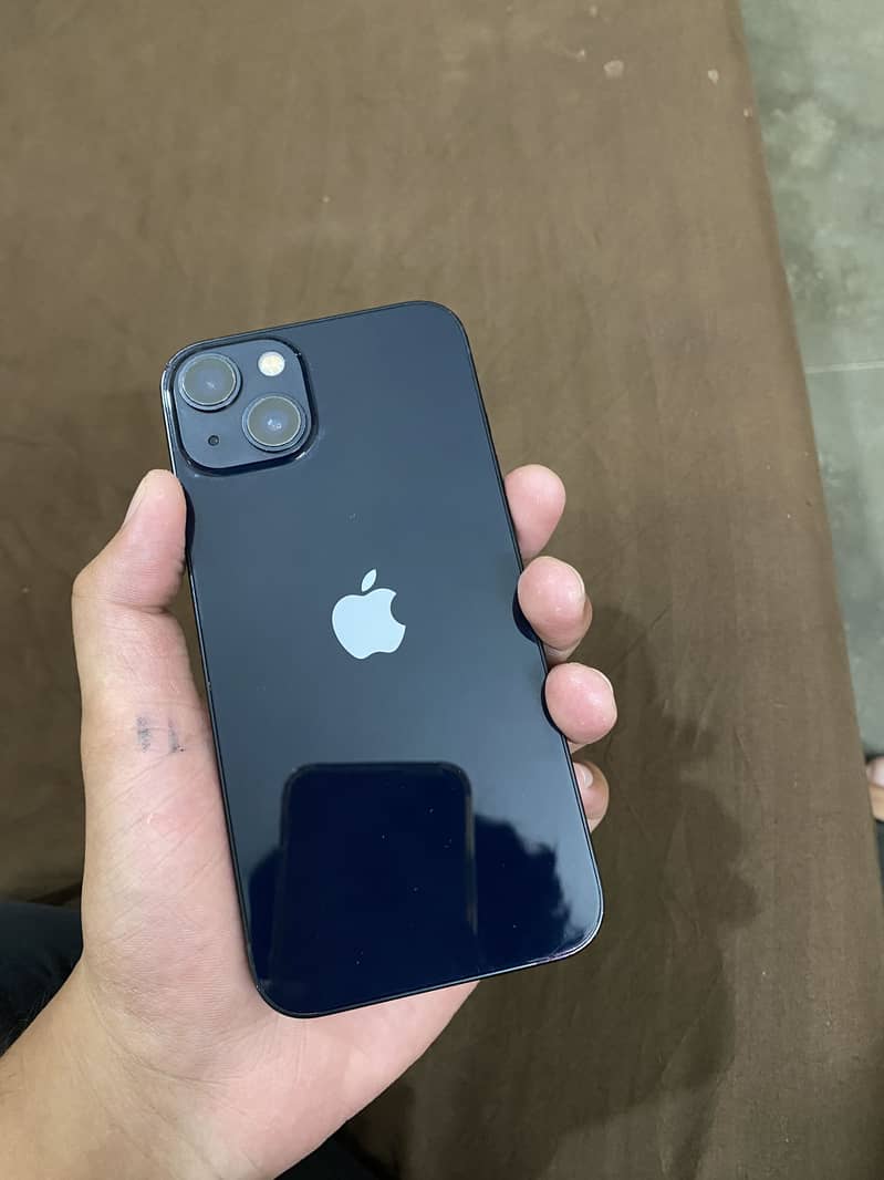 Apple iPhone 13 0
