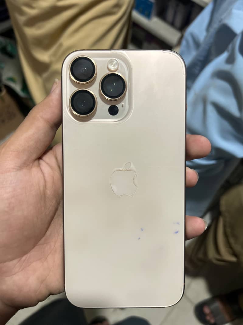 Apple iPhone 16 Pro Max 3