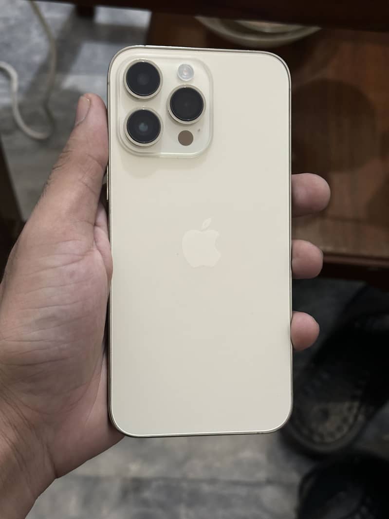 Apple iPhone 14 Pro Max 0