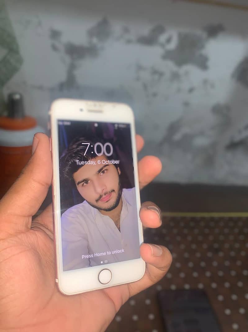 Apple iPhone 7 2