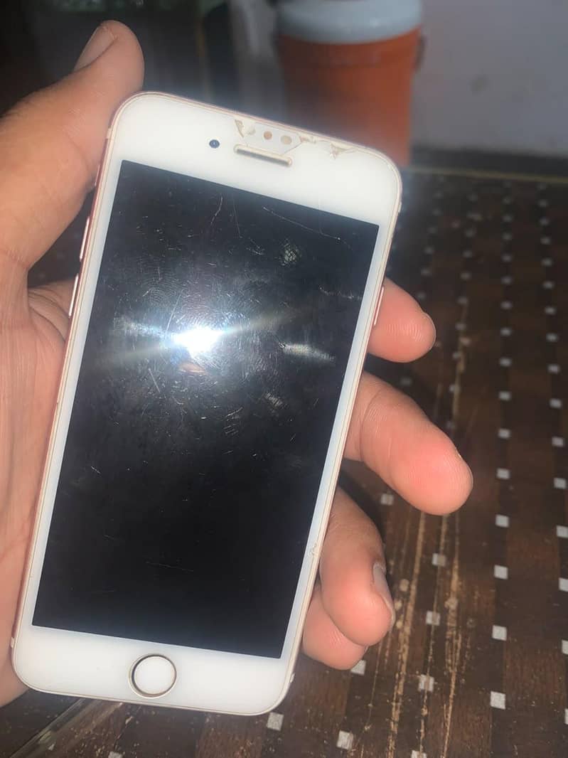 Apple iPhone 7 3