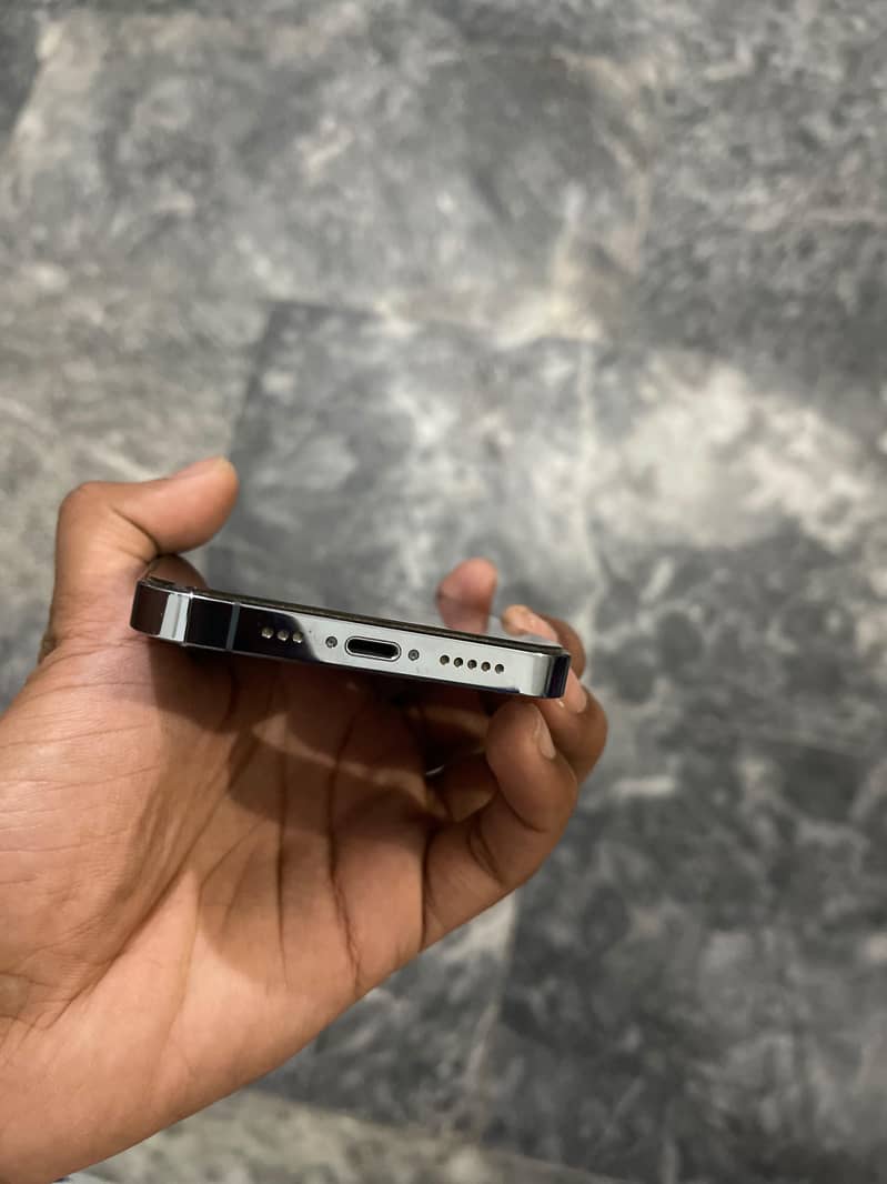 Apple iPhone 13 Pro 3
