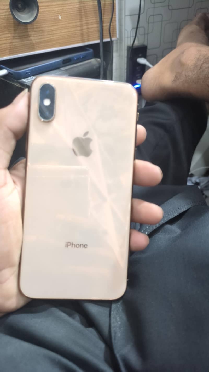 Apple iPhone Xs 0