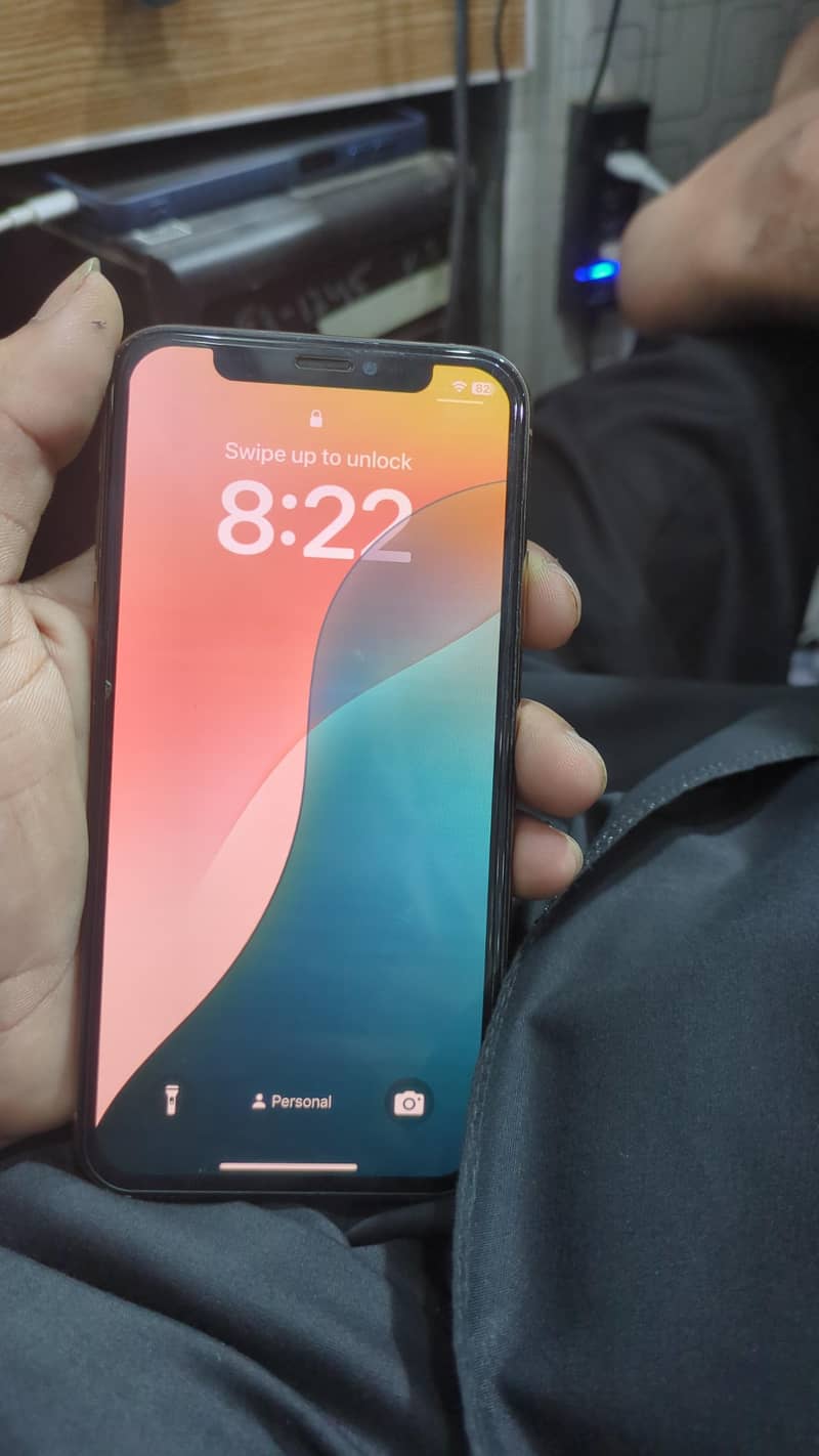 Apple iPhone Xs 1
