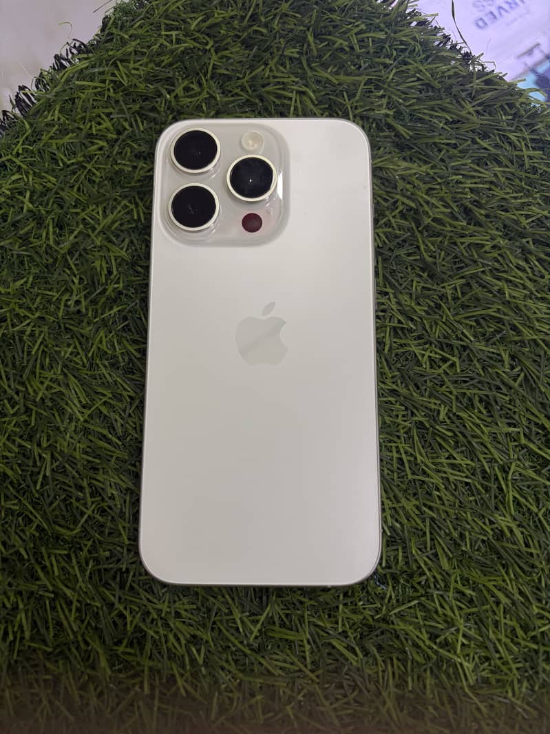 Apple iPhone 15 Pro 3